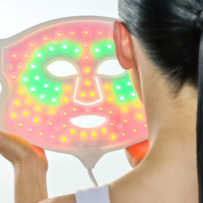 CurrentBody Skin LED 4-in-1 Mask med rött, gult och grönt ljus i olika zoner